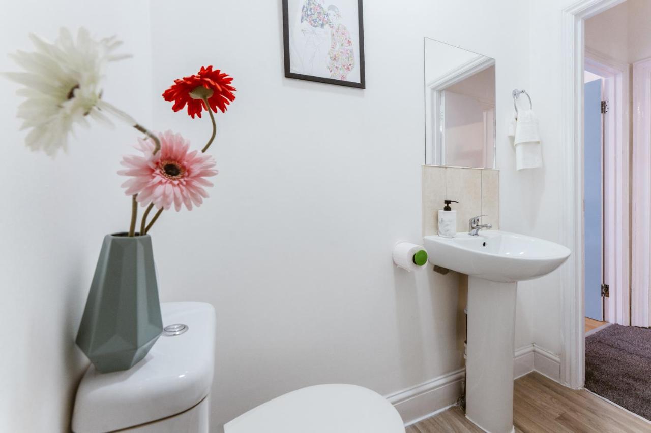 Mile End Double Rooms 86A Londra Exterior foto