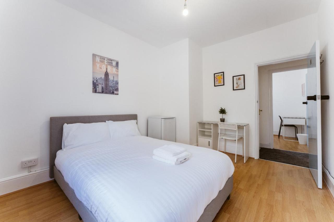 Mile End Double Rooms 86A Londra Exterior foto