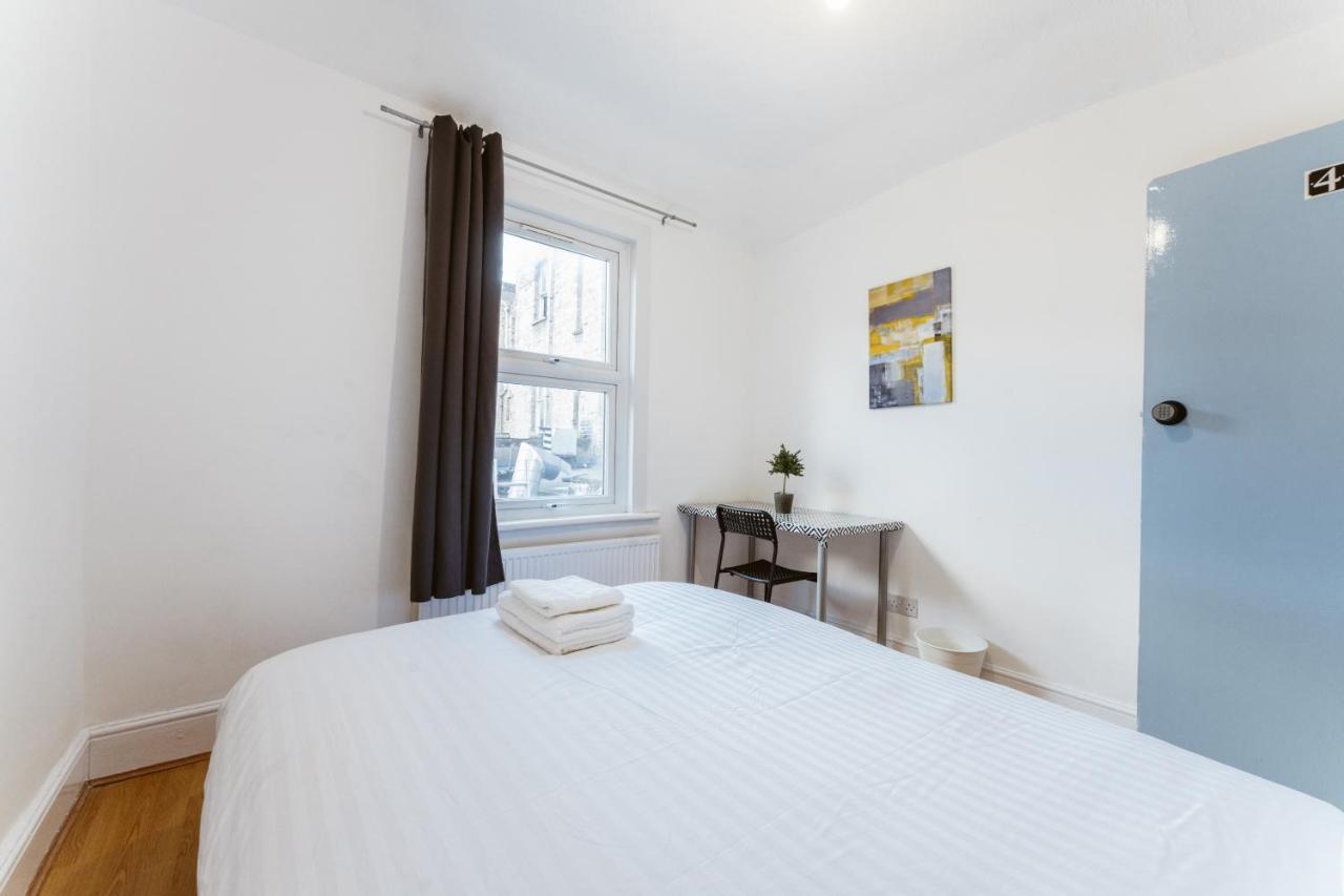 Mile End Double Rooms 86A Londra Exterior foto