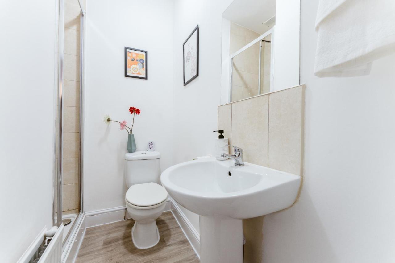 Mile End Double Rooms 86A Londra Exterior foto
