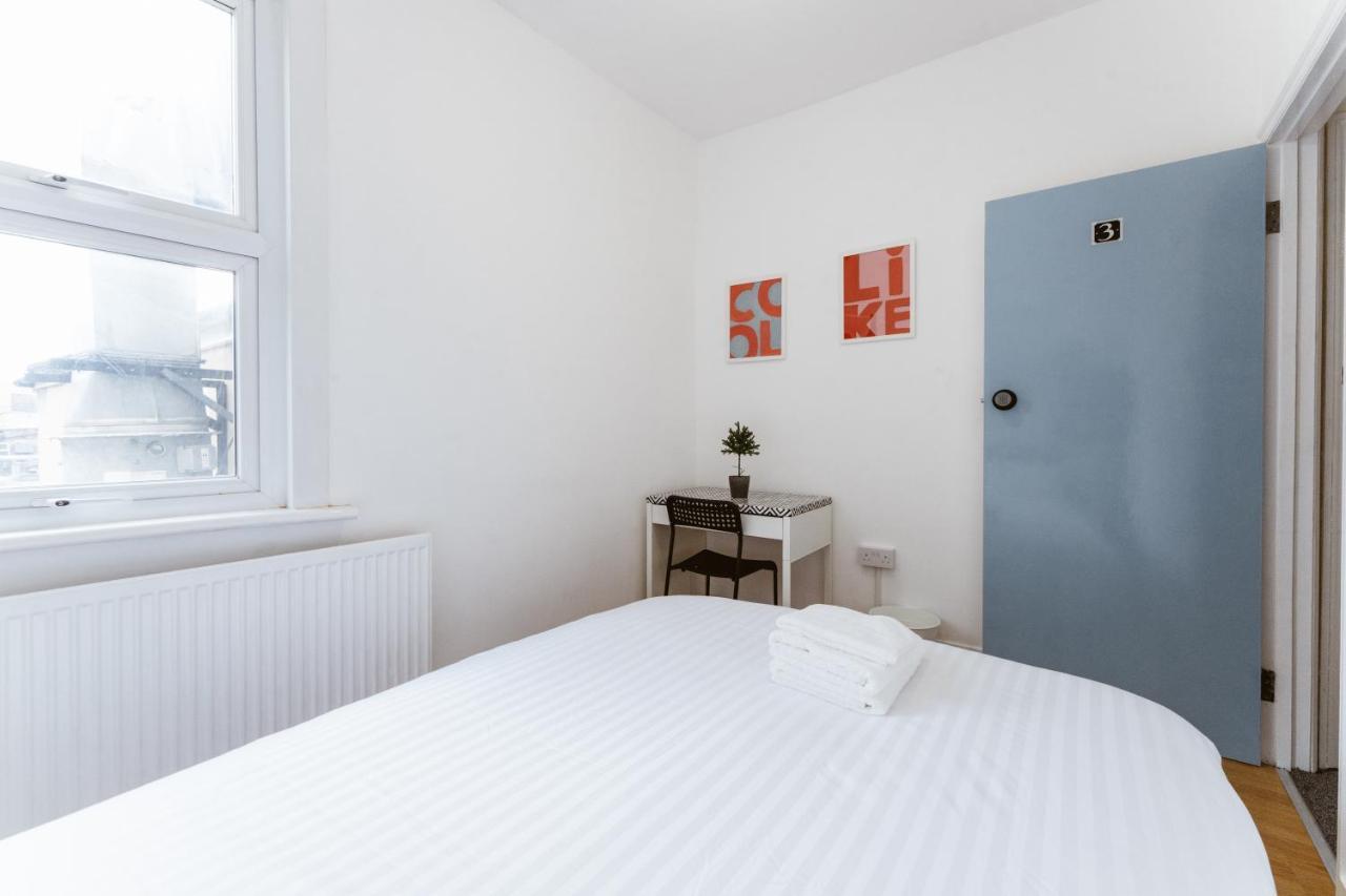 Mile End Double Rooms 86A Londra Exterior foto